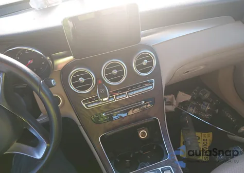 2018 Mercedes-Benz Glc 300 from USA, damaged, VIN WDC0G4JB6JF437965